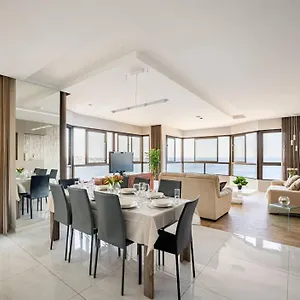 Sea View Luxury Haven Living & 3bedrooms Seafront Sliema